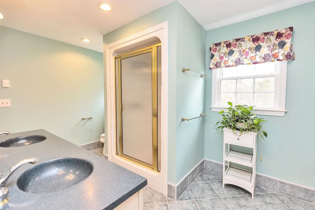 6 Woodbine Lane Merrimack NH 03054
