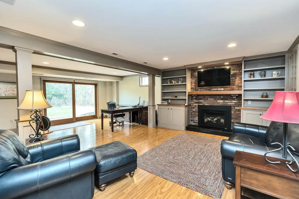 6 Woodbine Lane Merrimack NH 03054