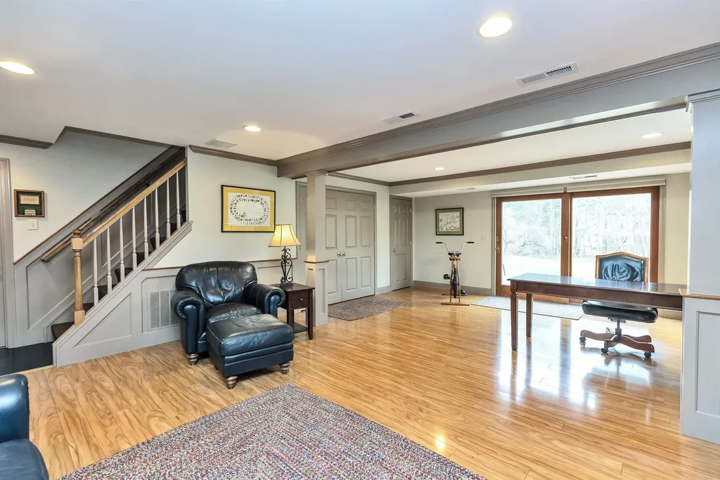 6 Woodbine Lane Merrimack NH 03054