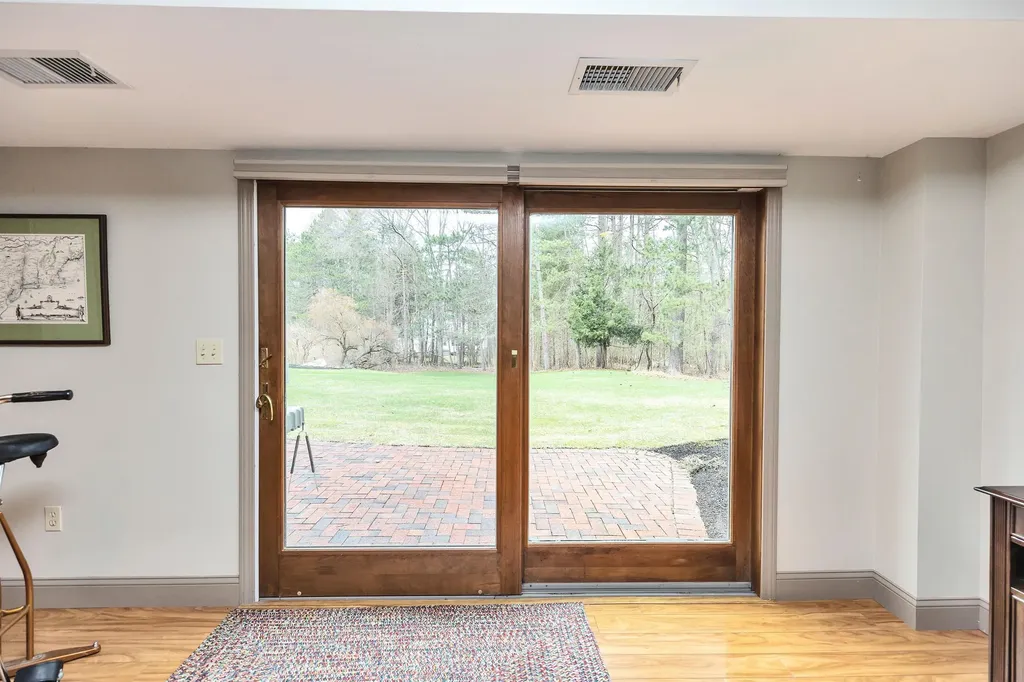 6 Woodbine Lane Merrimack NH 03054
