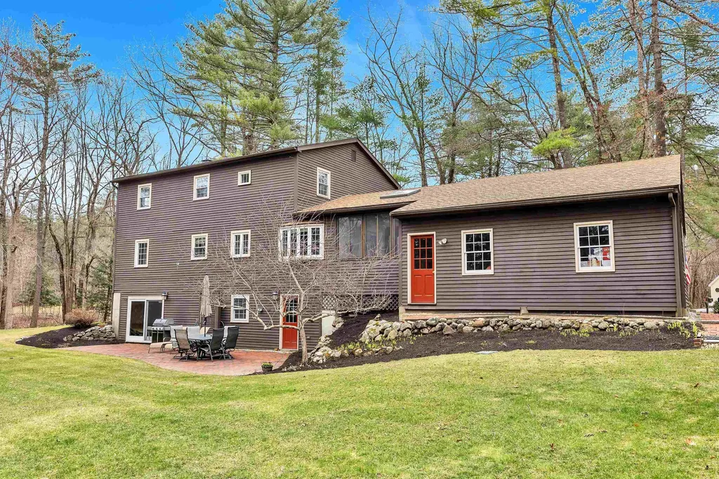 6 Woodbine Lane Merrimack NH 03054