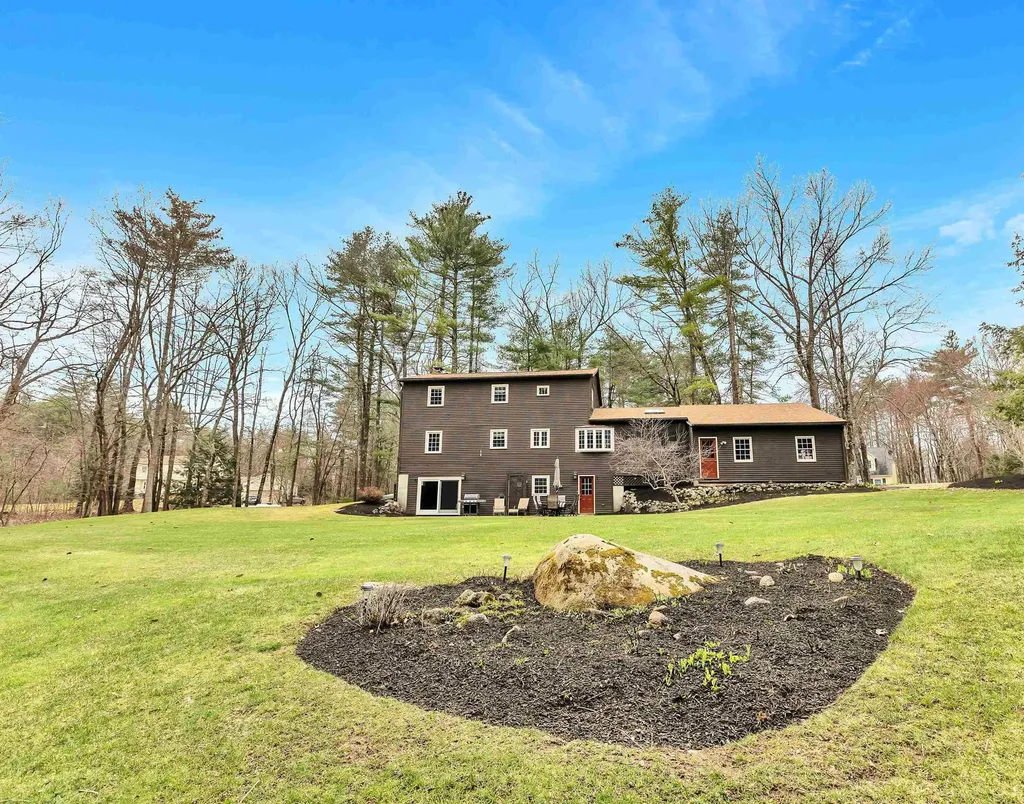 6 Woodbine Lane Merrimack NH 03054