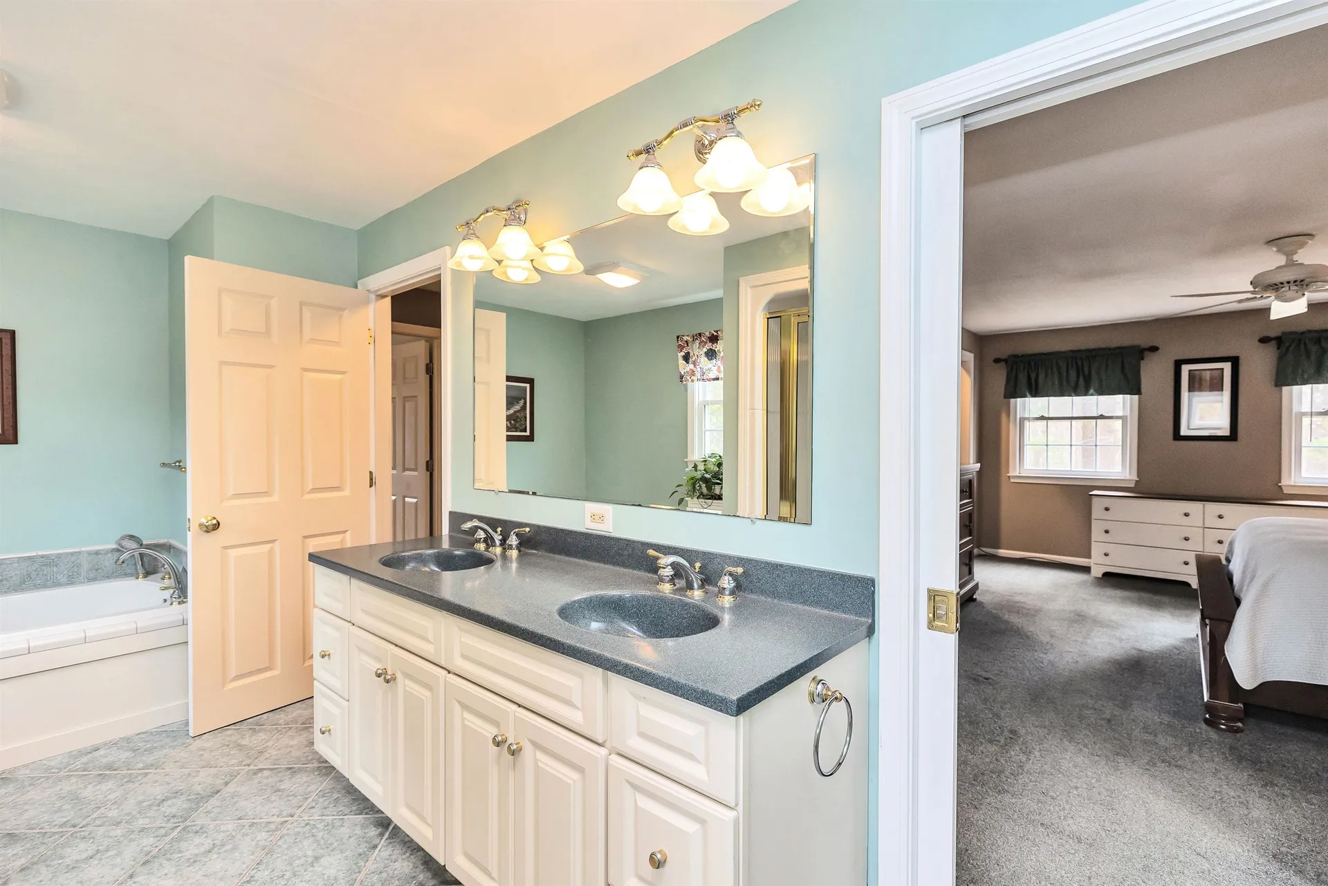 6 Woodbine Lane Merrimack NH 03054