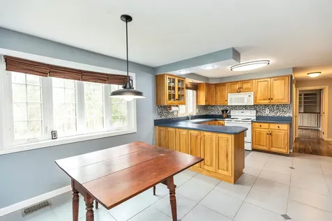 6 Woodbine Lane Merrimack NH 03054