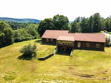 23 Knoll Street Newport NH 03773