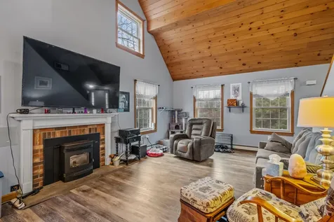 135 Worfield Circle Bristol NH 03222