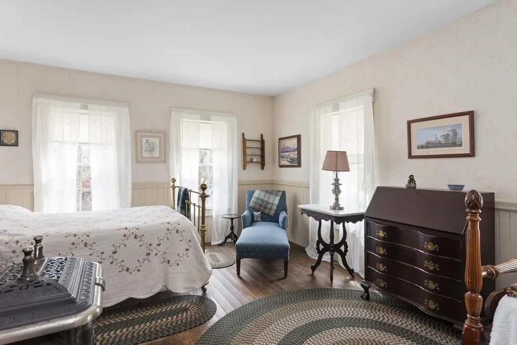 191 N. Main Street Bristol NH 03222