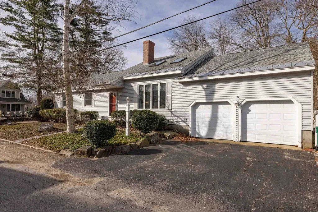2 Robin Lane Hampton NH 03842