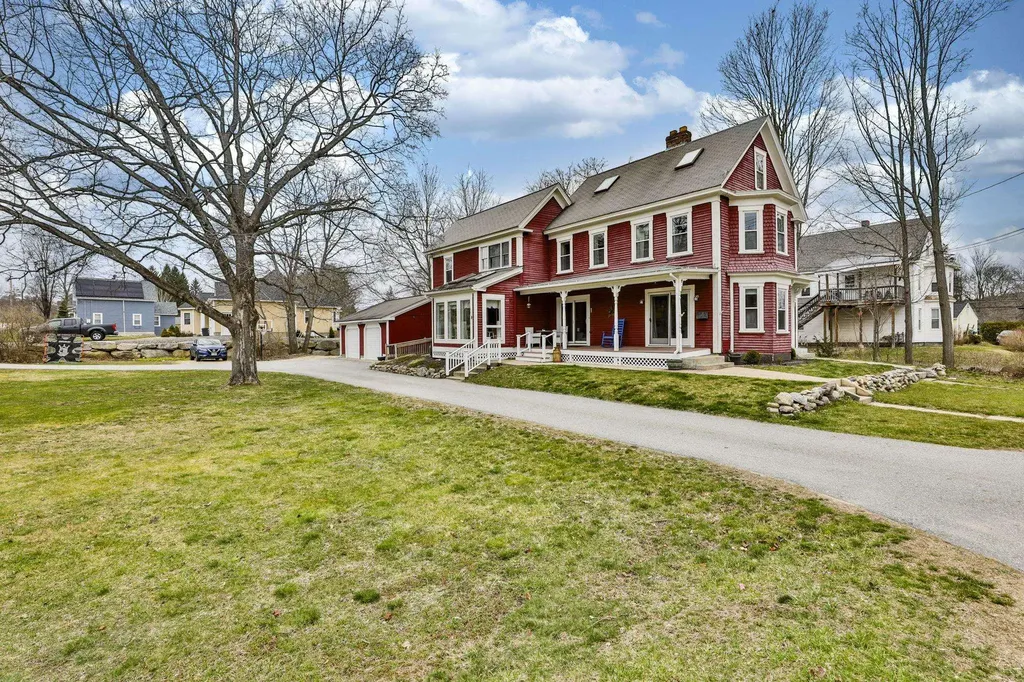 33 West Street Milford NH 03055
