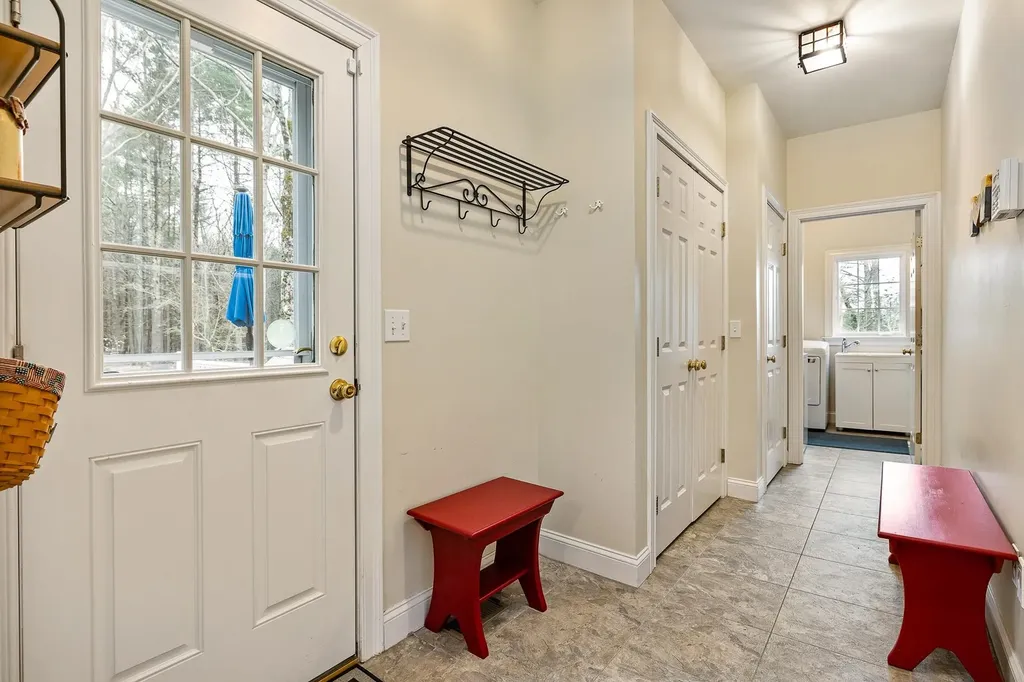 14 Boutilier Lane North Hampton NH 03862