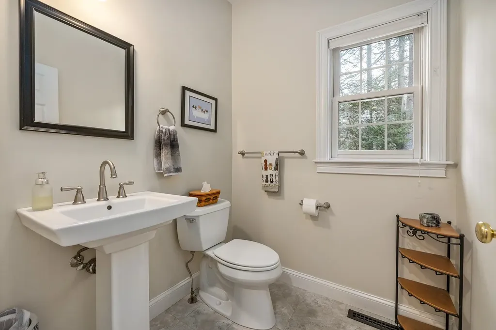 14 Boutilier Lane North Hampton NH 03862