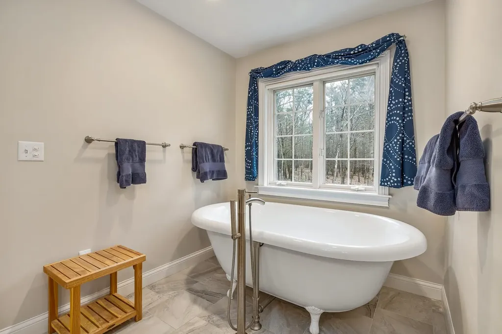 14 Boutilier Lane North Hampton NH 03862