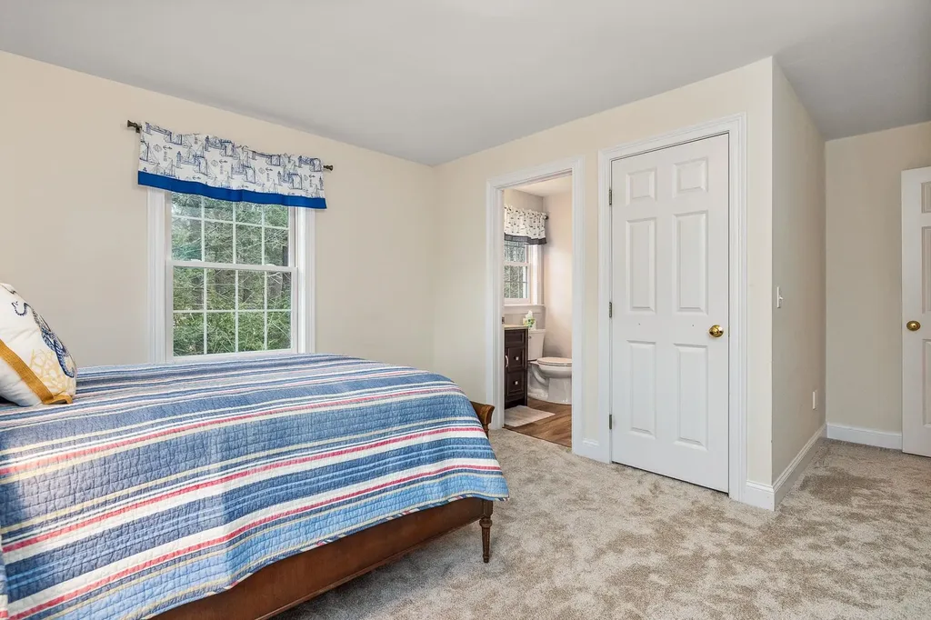 14 Boutilier Lane North Hampton NH 03862