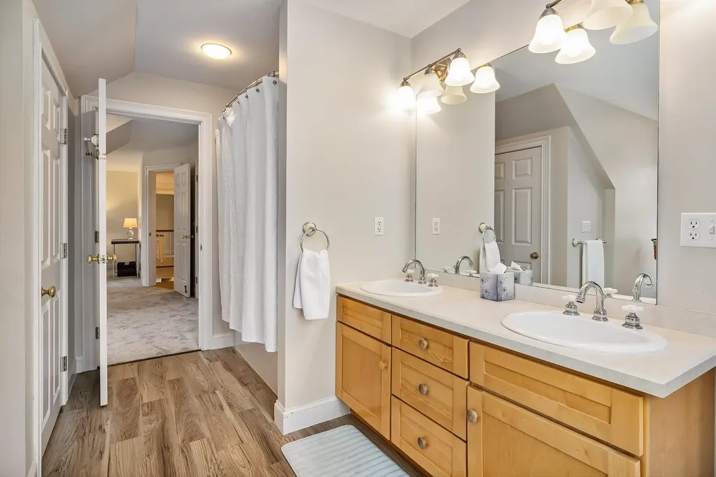 14 Boutilier Lane North Hampton NH 03862