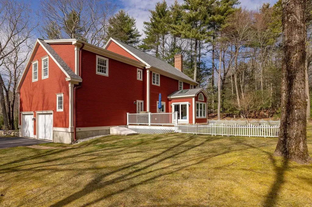 14 Boutilier Lane North Hampton NH 03862