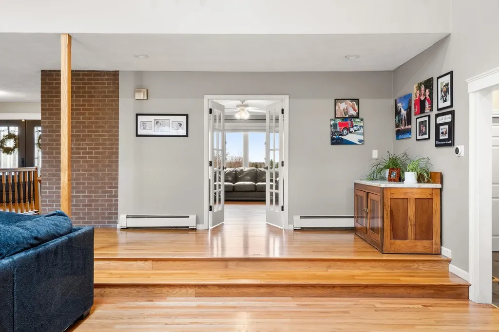 5 Overlook Drive Pelham NH 03076