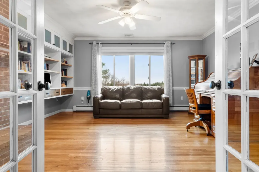 5 Overlook Drive Pelham NH 03076