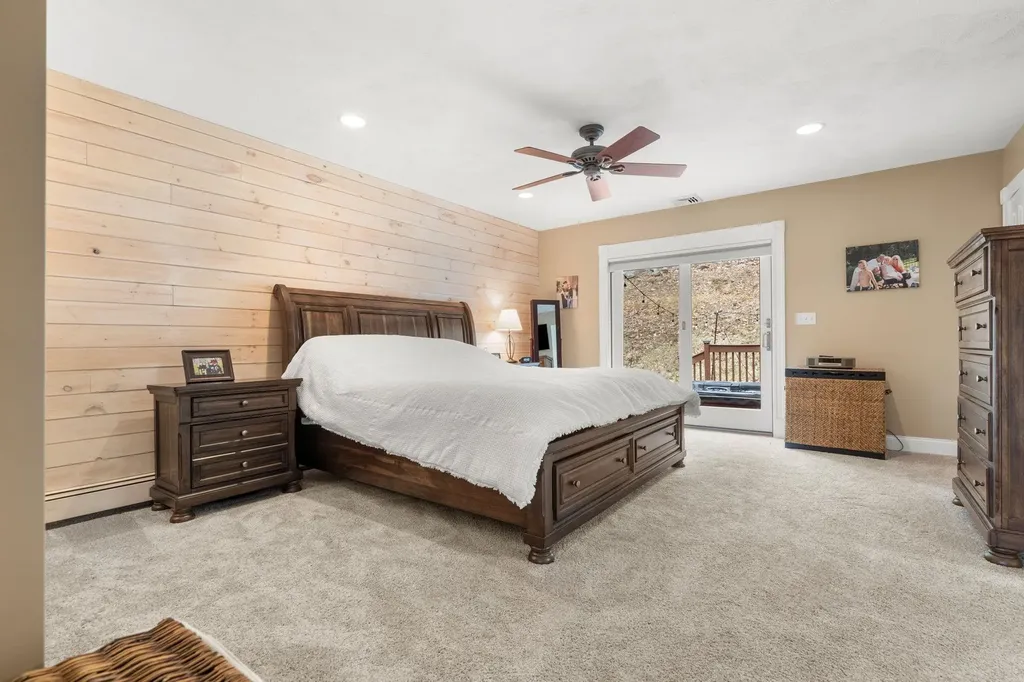 5 Overlook Drive Pelham NH 03076