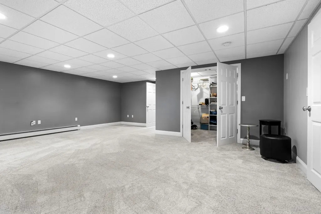 5 Overlook Drive Pelham NH 03076