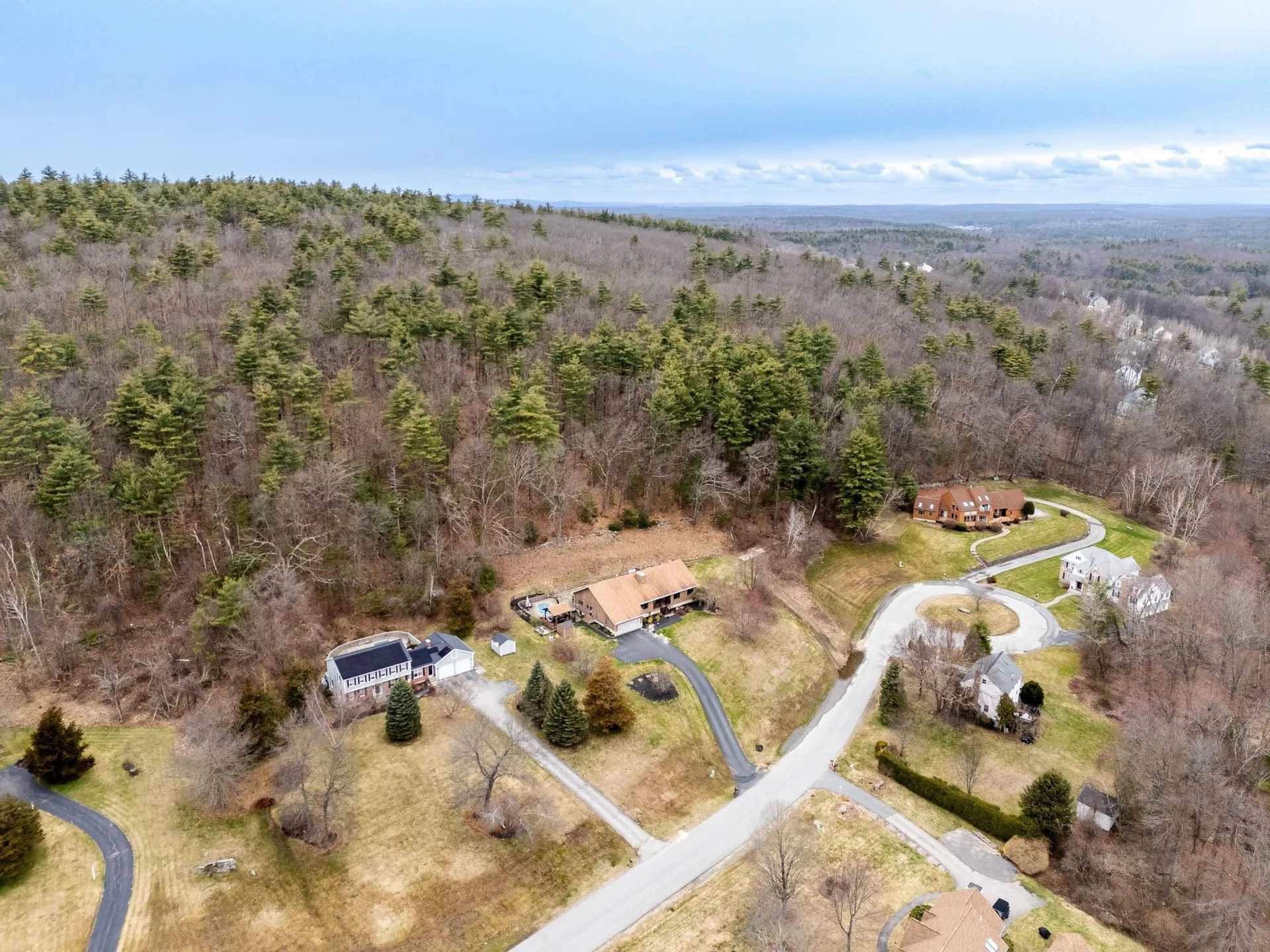 5 Overlook Drive Pelham NH 03076