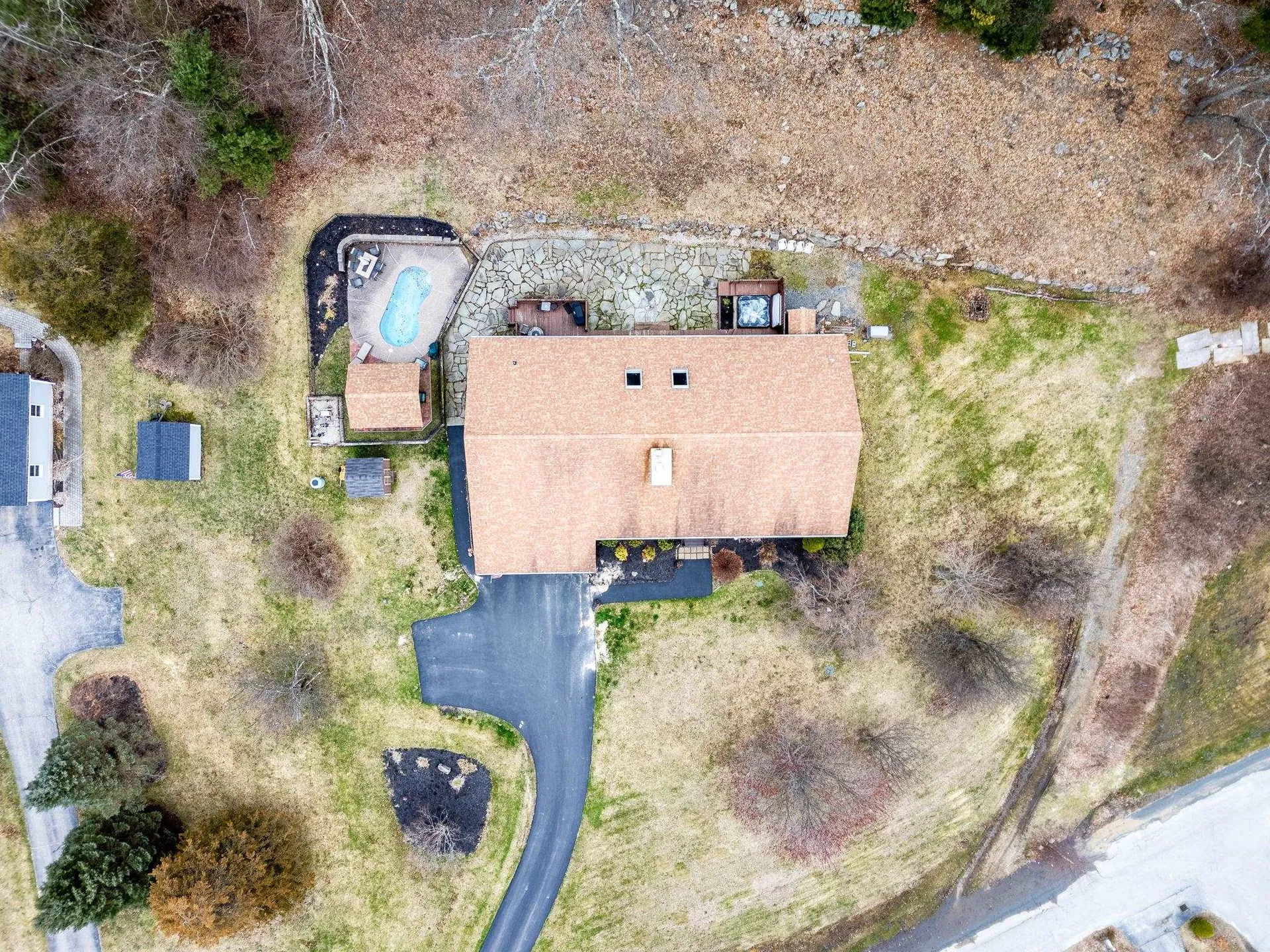 5 Overlook Drive Pelham NH 03076