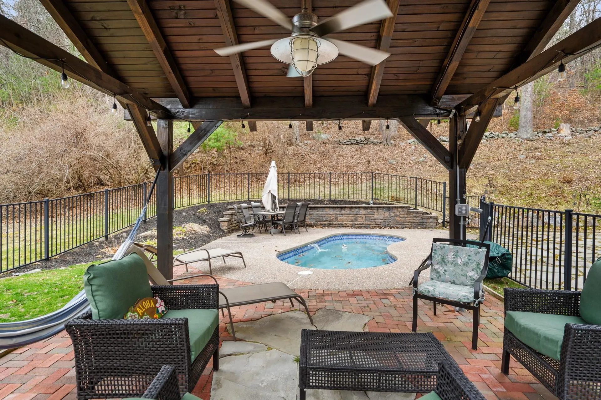 5 Overlook Drive Pelham NH 03076