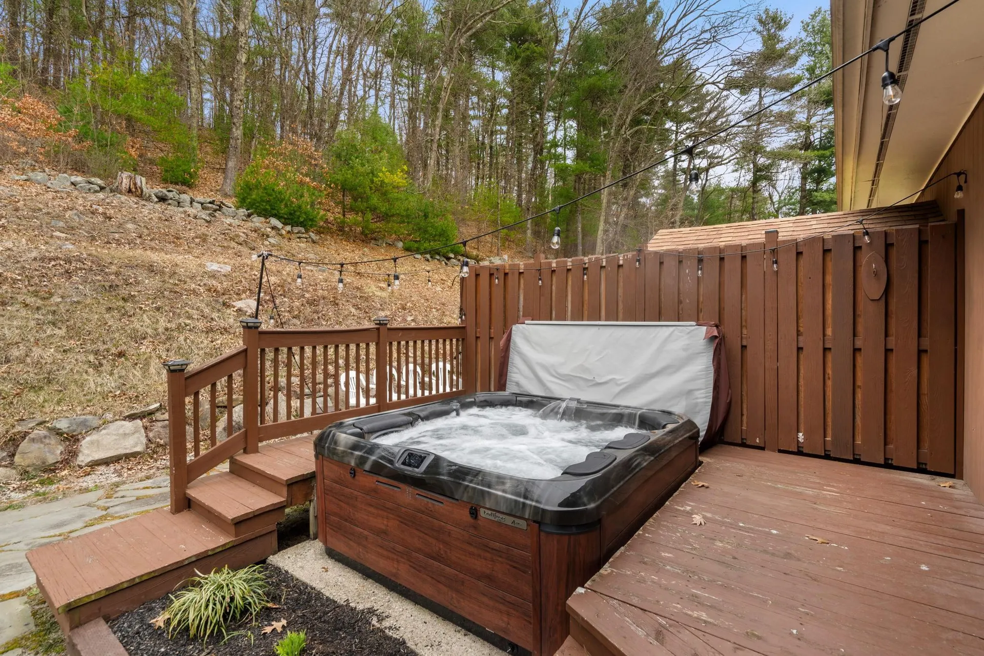 5 Overlook Drive Pelham NH 03076