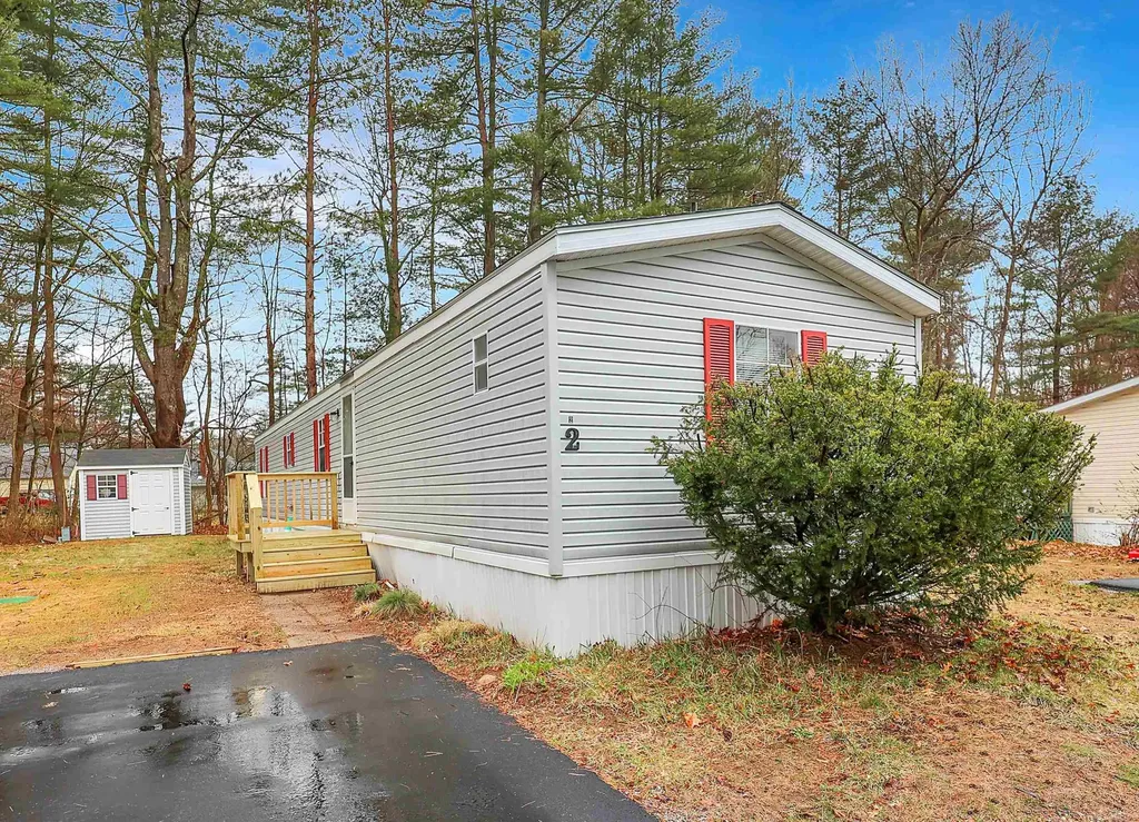 2 Robyn Court Litchfield NH 03052
