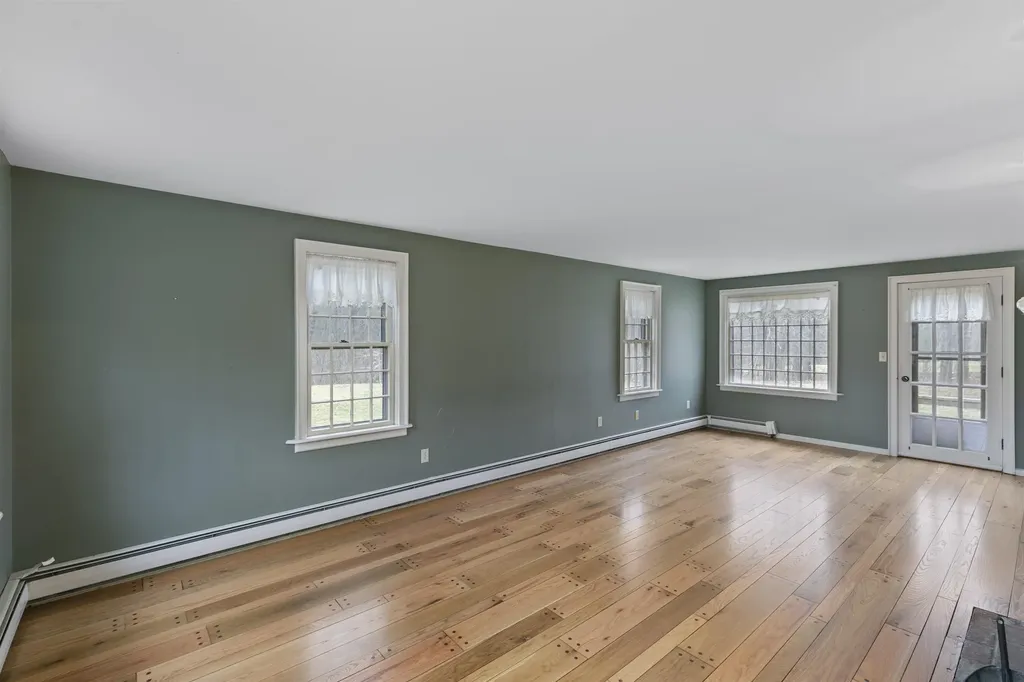 81 Highland Road South Hampton NH 03827