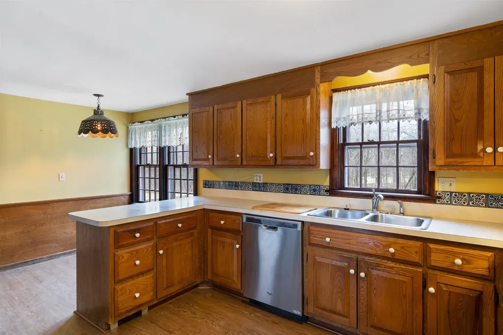 81 Highland Road South Hampton NH 03827
