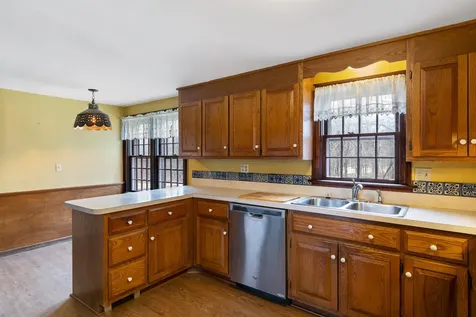81 Highland Road South Hampton NH 03827