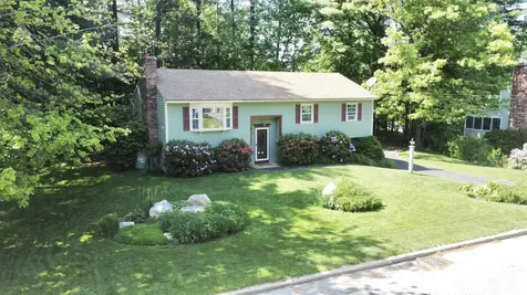 332 Coral Avenue Manchester NH 03104