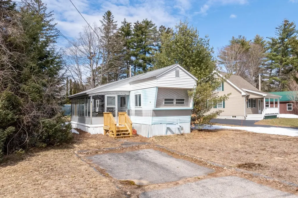 4 Circle Drive Meredith NH 03253