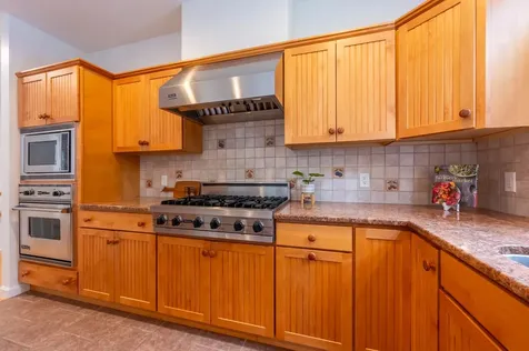 95 Spruce Lane New London NH 03257