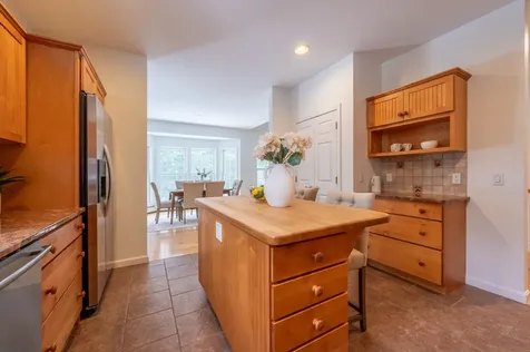95 Spruce Lane New London NH 03257