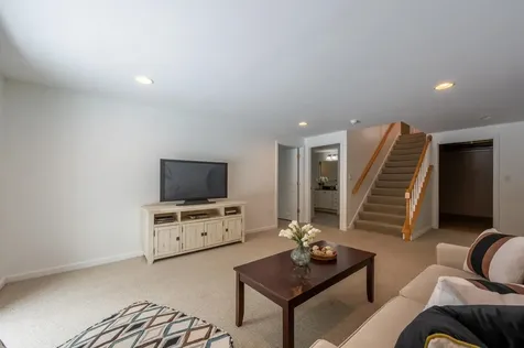 95 Spruce Lane New London NH 03257