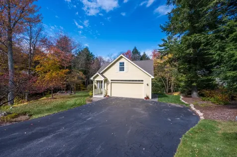 95 Spruce Lane New London NH 03257