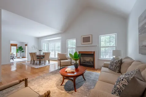 95 Spruce Lane New London NH 03257