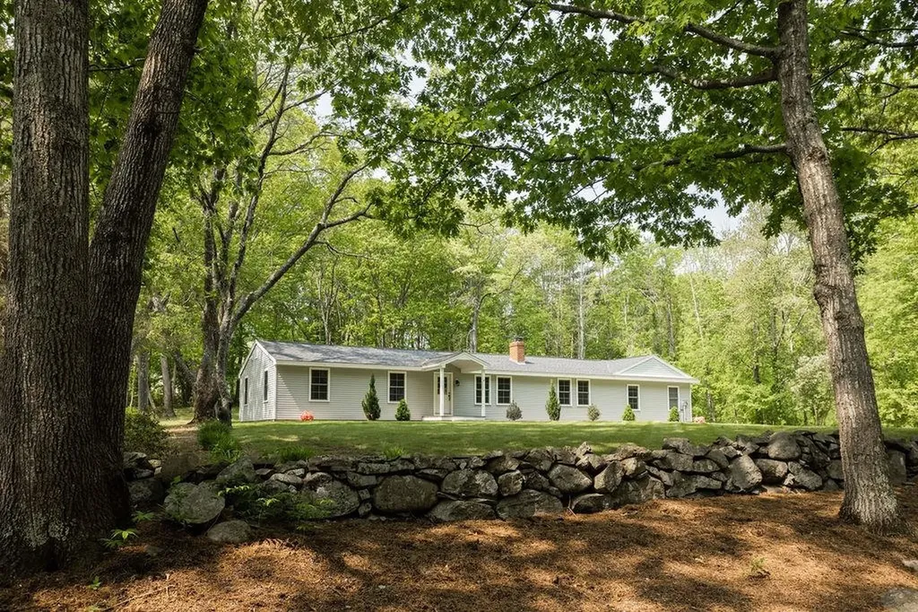 67 Depot Road Stratham NH 03885