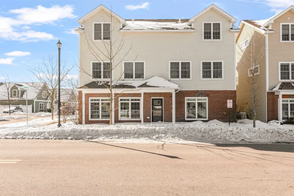 18 Jakes Way Williston VT 05495