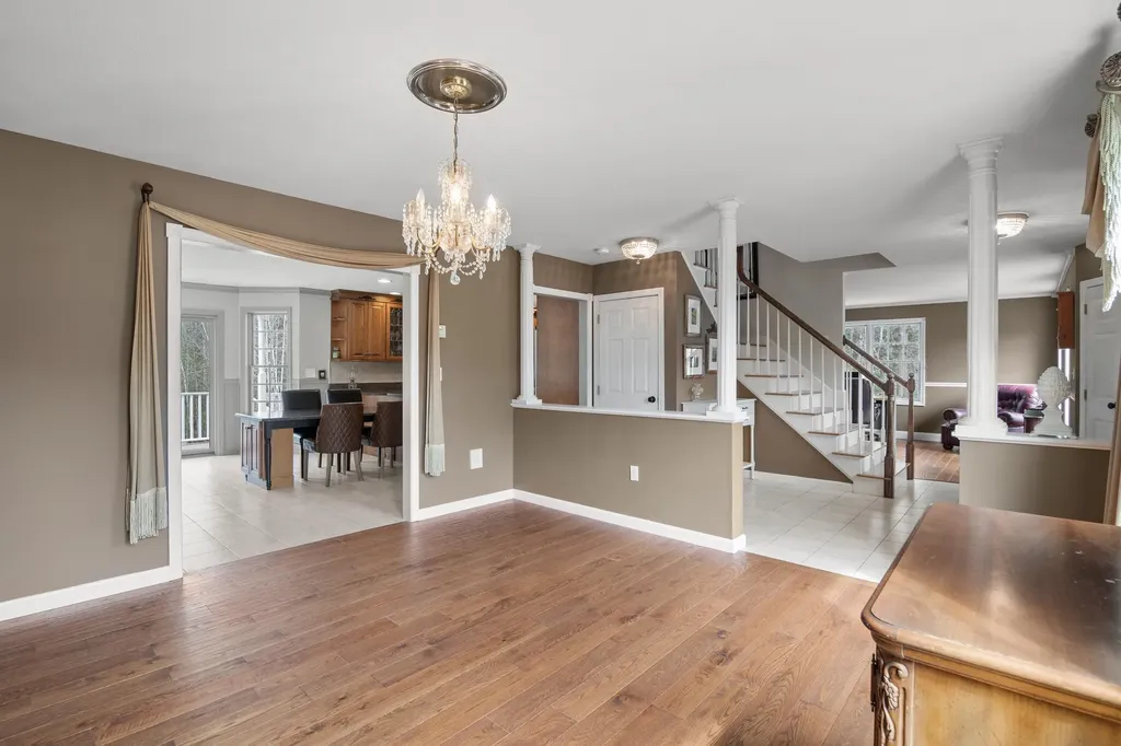 322 Meadow Fox Lane Chester NH 03036