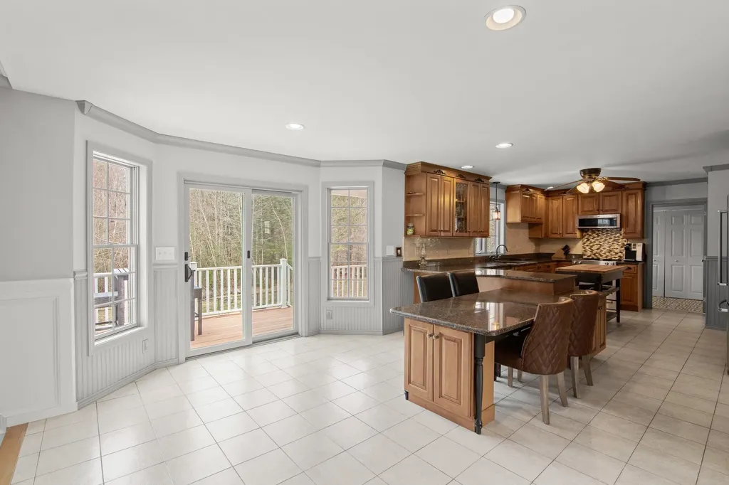 322 Meadow Fox Lane Chester NH 03036