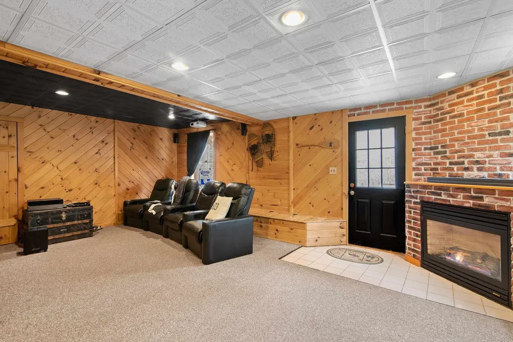 322 Meadow Fox Lane Chester NH 03036