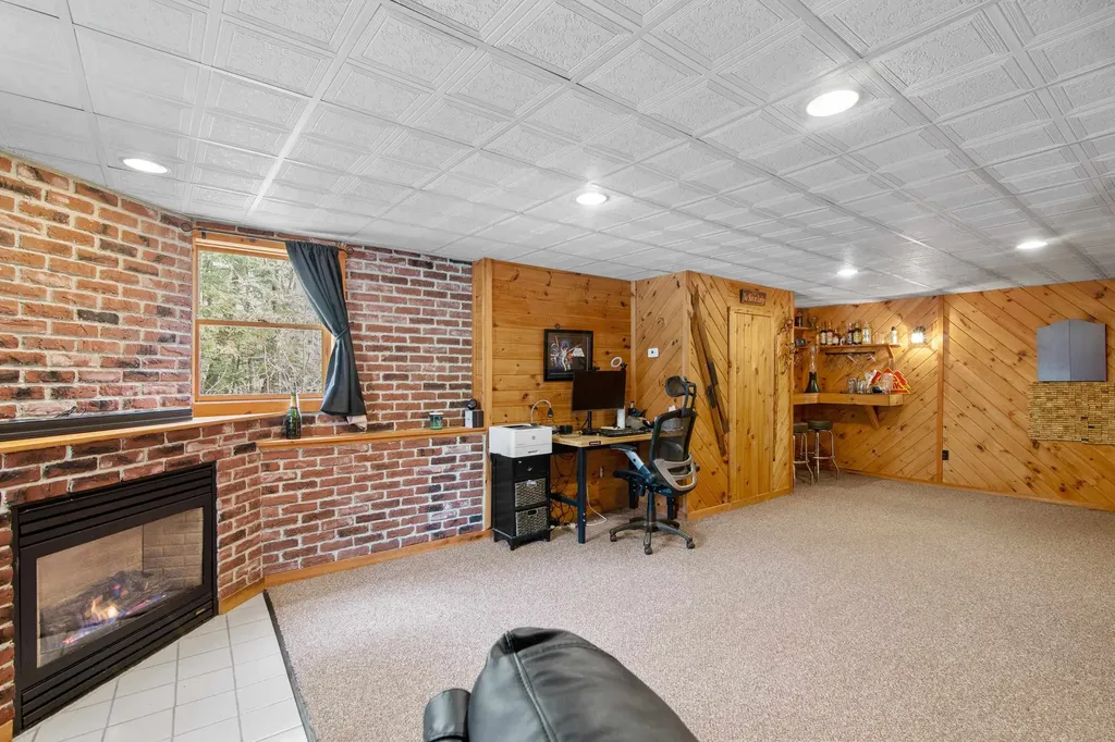 322 Meadow Fox Lane Chester NH 03036