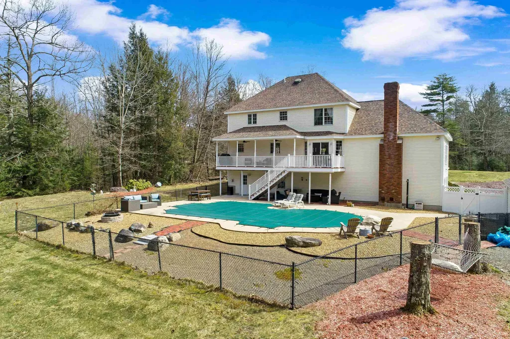 322 Meadow Fox Lane Chester NH 03036