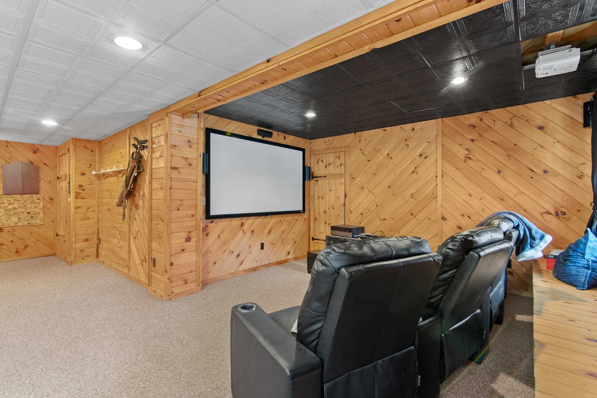 322 Meadow Fox Lane Chester NH 03036