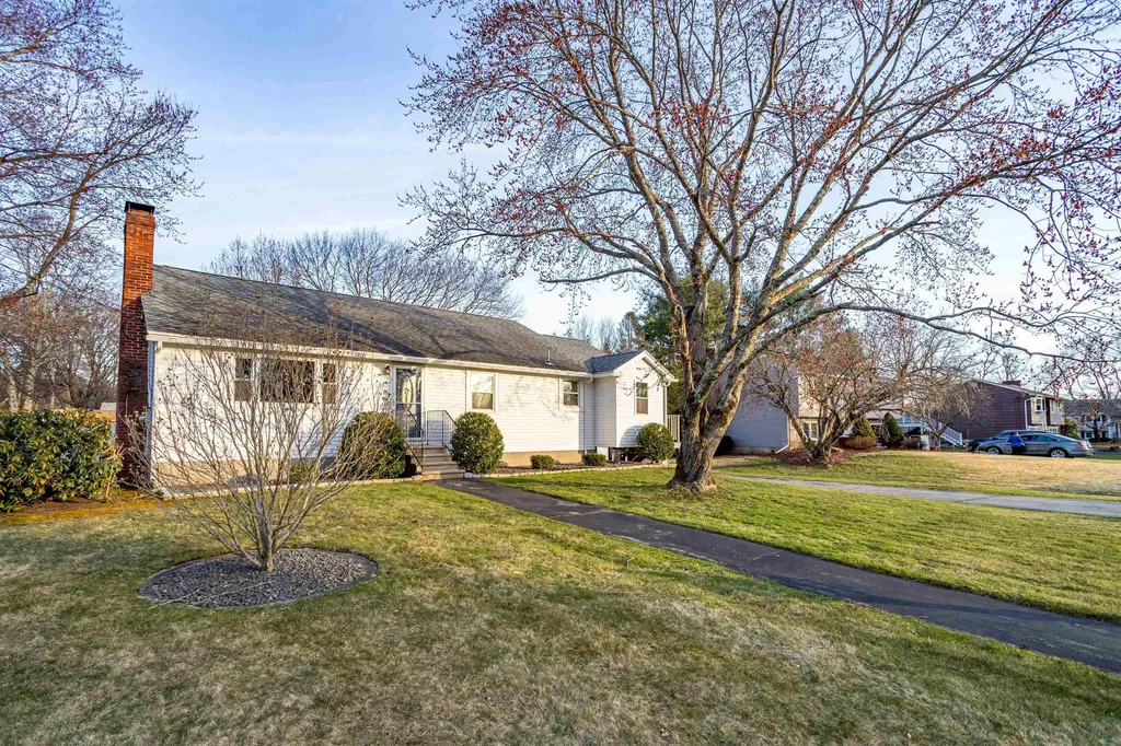 15 Bodwell Avenue Salem NH 03079