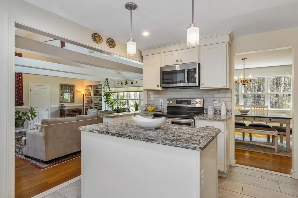 121 Brackett Road Rye NH 03870