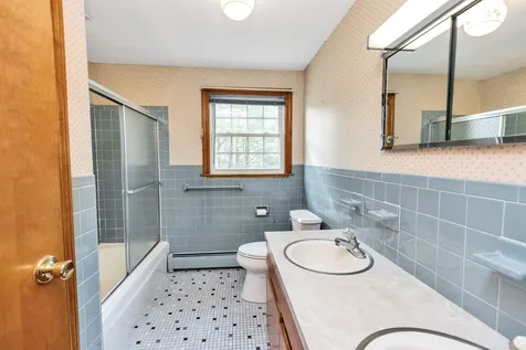 95 Donahue Drive Manchester NH 03103