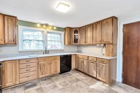 95 Donahue Drive Manchester NH 03103